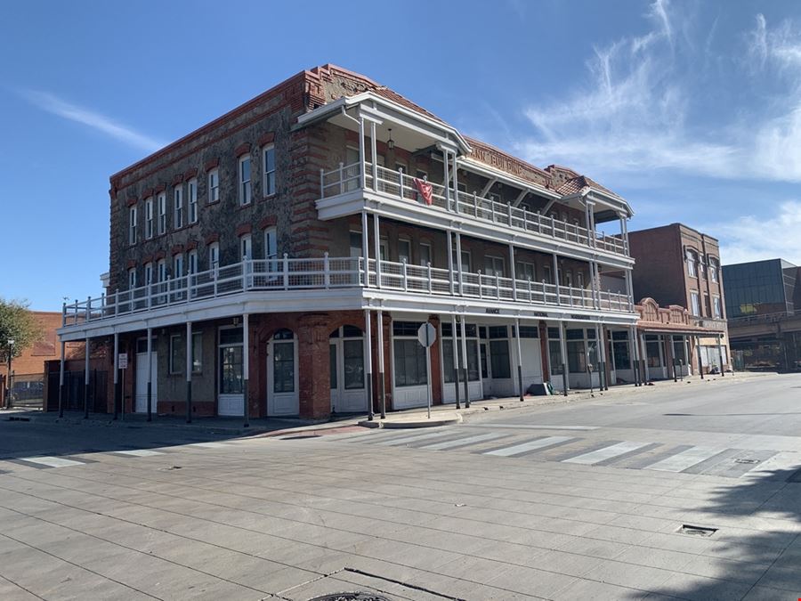 Cattleman's Square