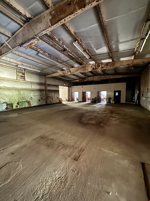105 E Newberry Ave