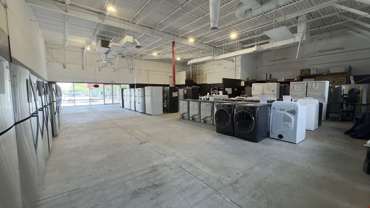 275 Waneka Pkwy