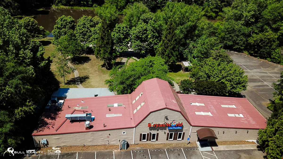 Former Wedding / Event Venue With All FF&E | ±3,782 SF | Dawsonville, GA