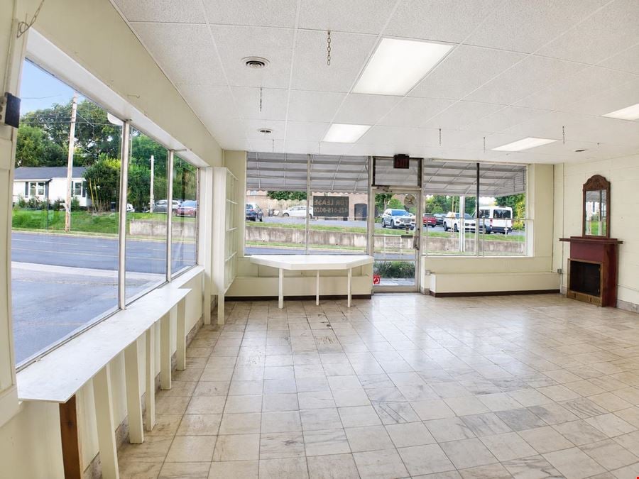 Commercial Retail Space - For Lease