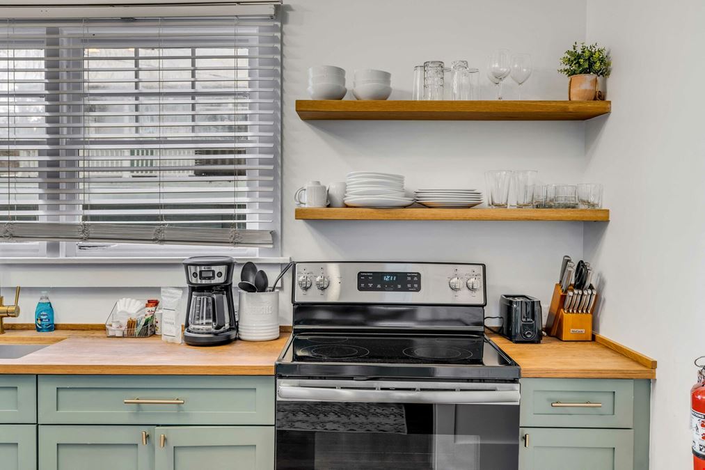 Short Term Rental Triplex Downtown