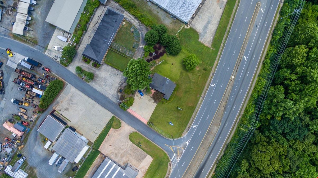 Freestanding Commercial on Bells Ferry Road