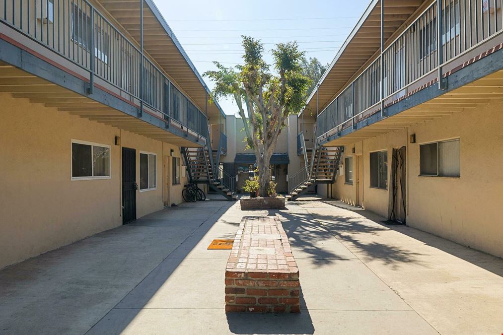 Multi-Family 16 Unit Apartment Community - N Long Beach CA