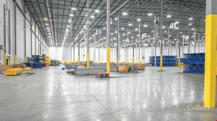 ±861,000-SF Move-In Ready Industrial Distribution Center