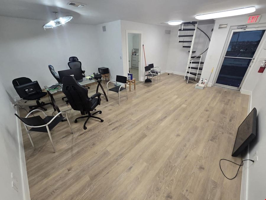 Office / Warehouse 2,628 SQFT