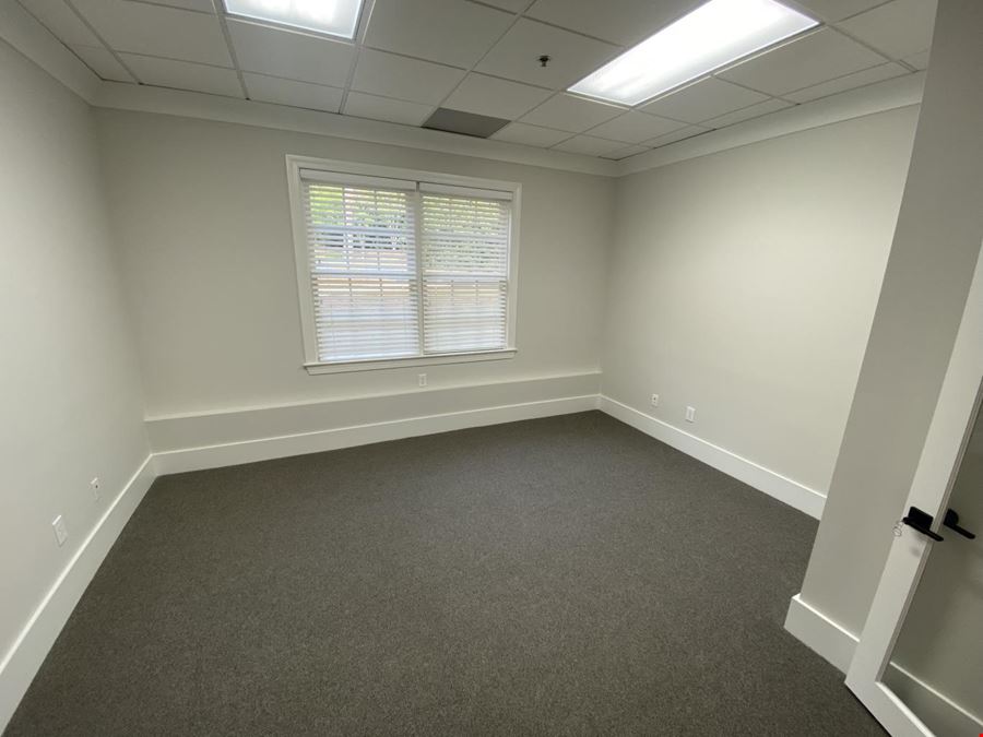 295 West Crossville Road Suite 320