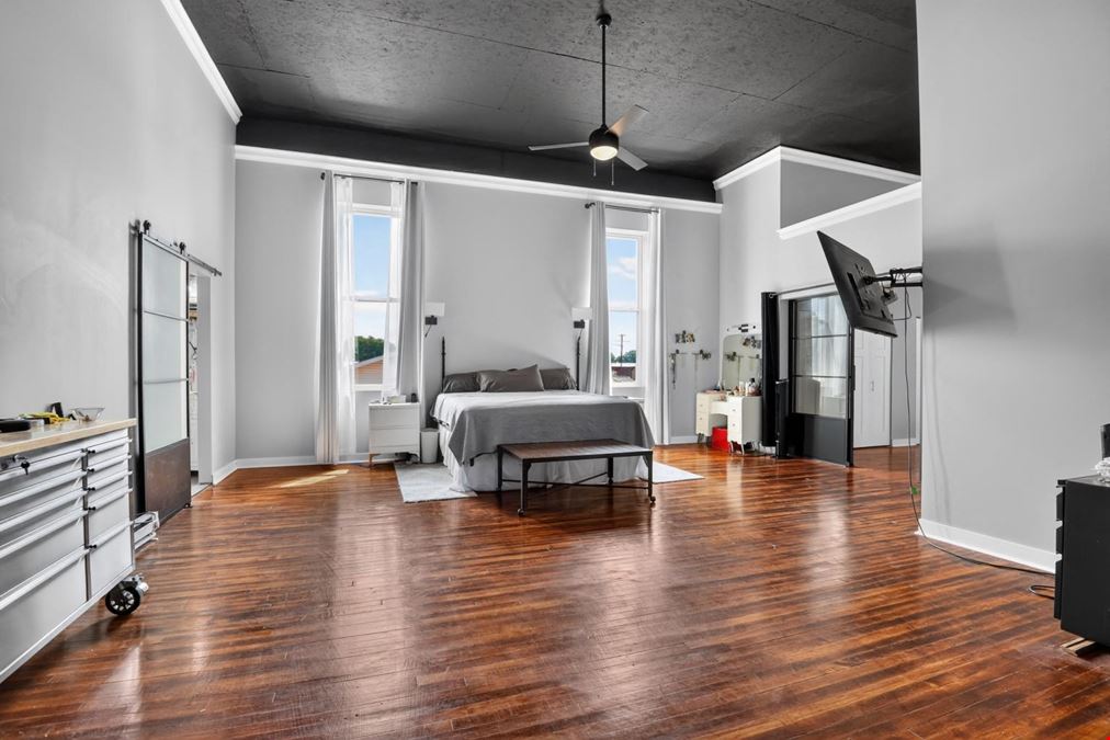 Benderz - 400 Washington St, Auburn IL  62615