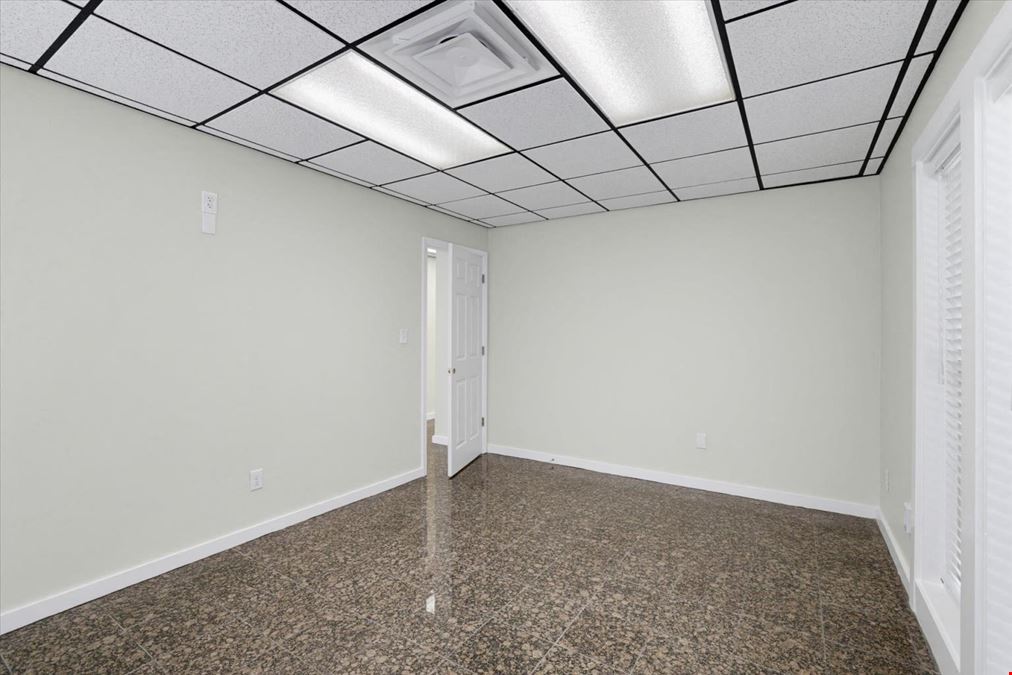 Office Bldg in Alexus Estates