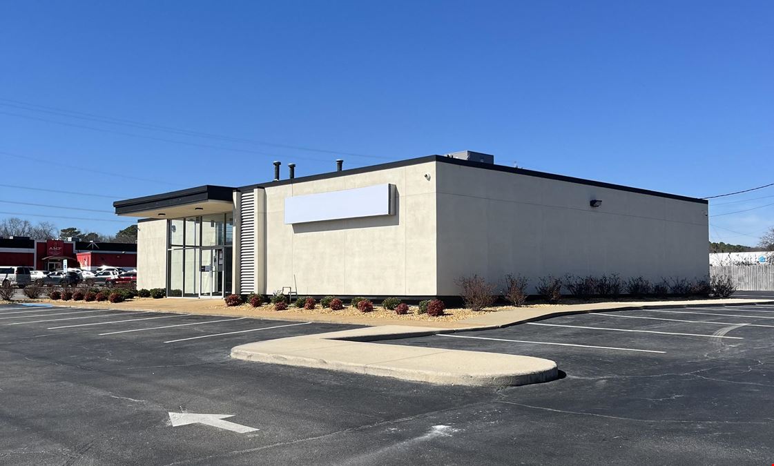 Former Bank Branch at 2004 Country Club Ave