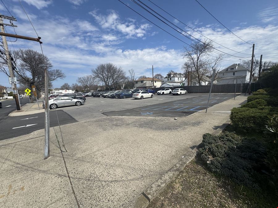 828 Hempstead Turnpike