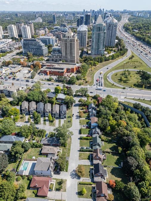 37-49 Irvington Cres
