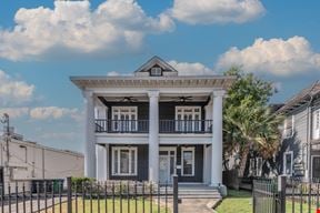 214 E Ashby Pl
