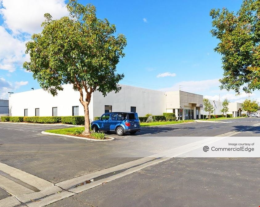 Canyon Commerce Center