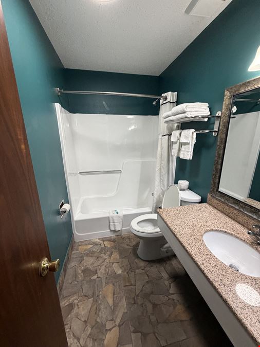 2225 Lincoln Way
