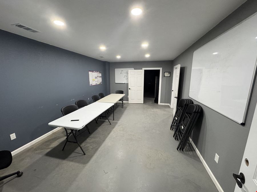 Office & Shop Space w/ Trailer Hookup