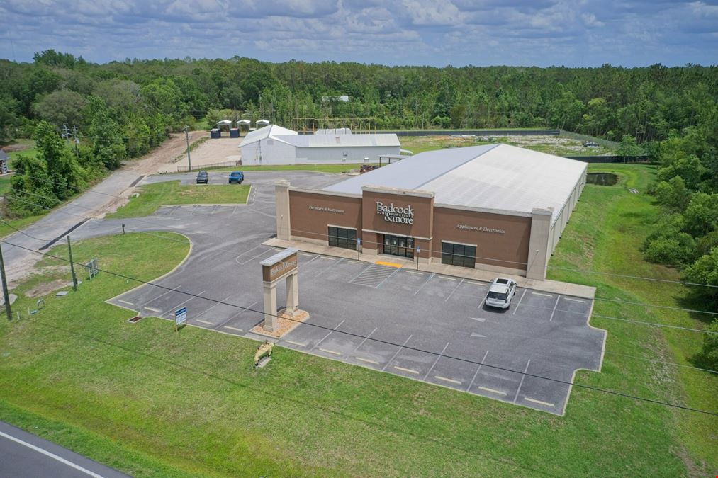 15,763 SF Retail Showroom & Warehouse Facility on US Hwy 301