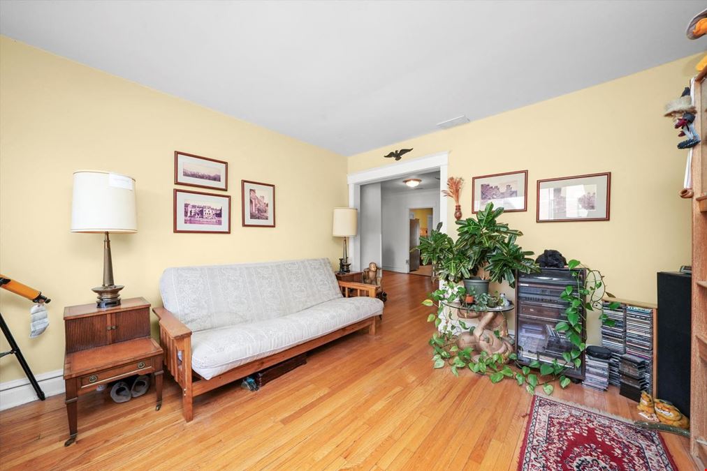 1303 W Chicago Ave, Chicago, IL