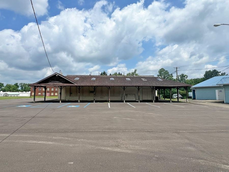 6,558± SF Mixed-Use Building