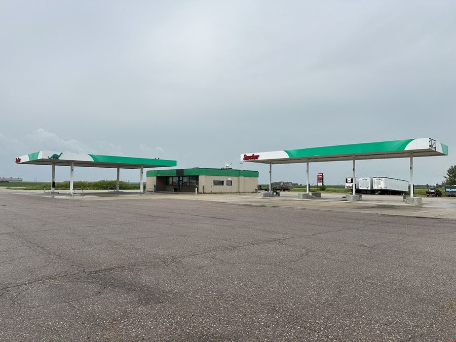Former Sinclair Gas Station
