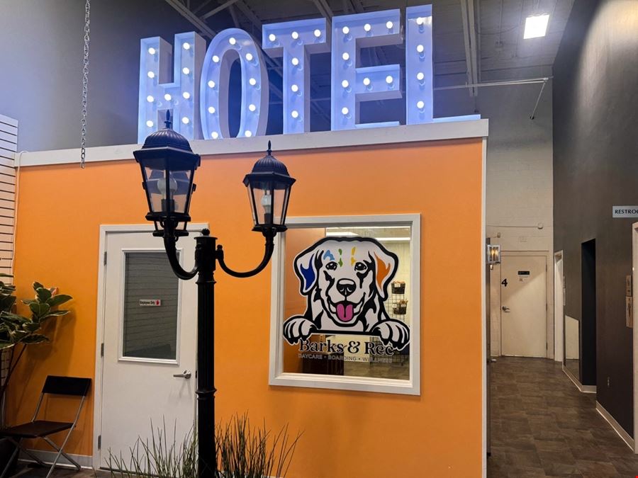 NNN Flex Building - Pet Boarding / Grooming