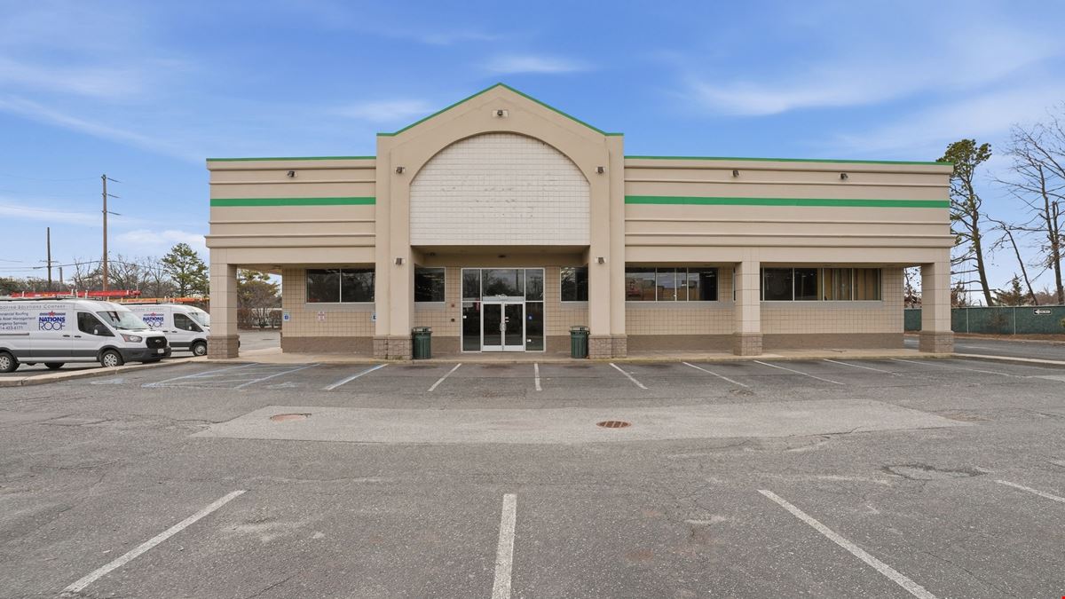 Vacant Dollar Tree