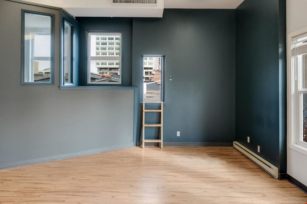 733 Johnson St (301)