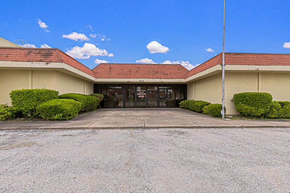 35,000 SF Church & 20,000 SF Youth Center For Sale in Downtown Greenville, TX