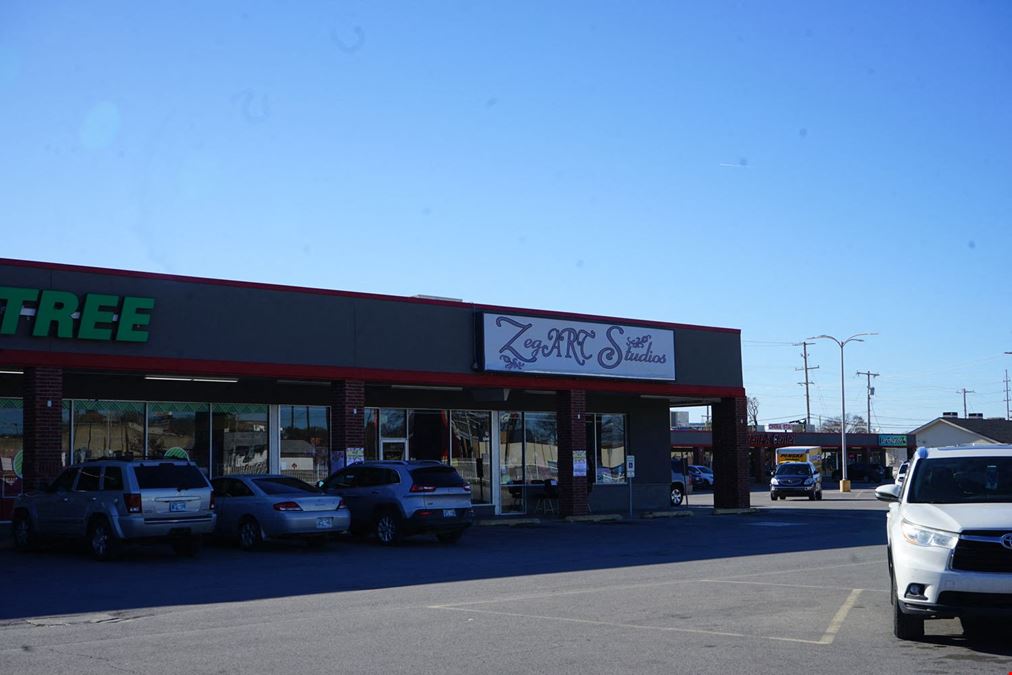 700 East Charles Page Blvd - Atwoods Plaza - Retail