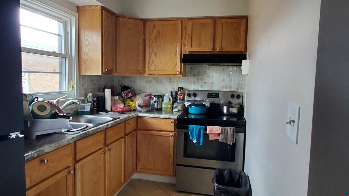 1346 W Irving Park Rd