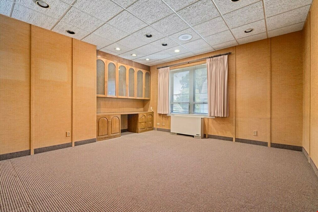 609 Farmington Ave