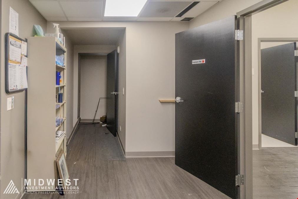 5230 S. Blackstone Ave - | 2,120 SF