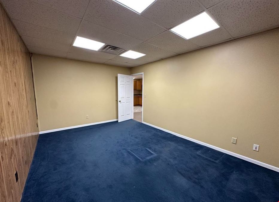 1605 Candletree Dr Suite 103