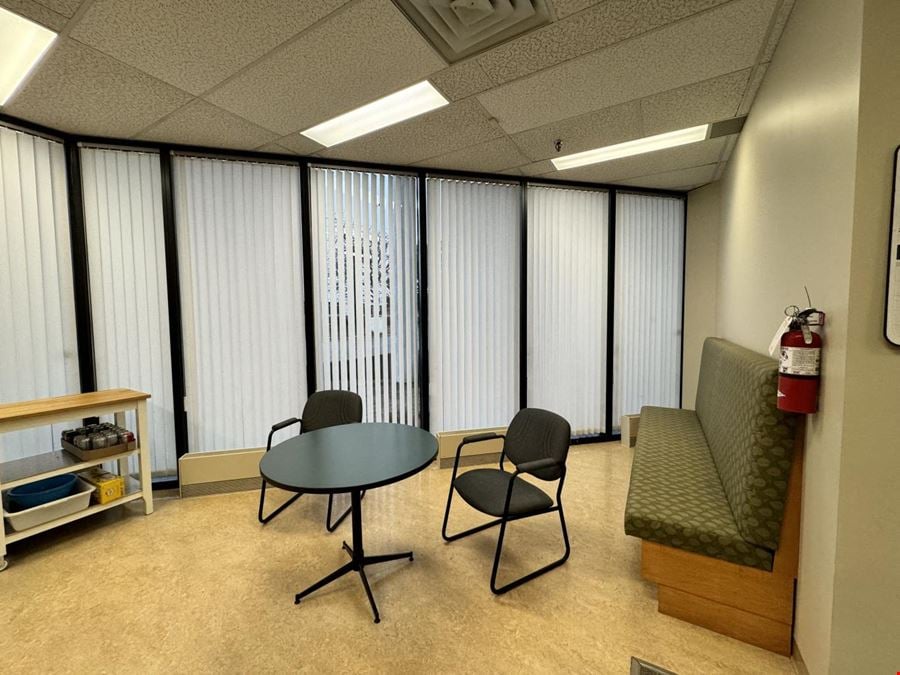 3,202 & 3,411 sqft private office units for rent in Mississauga