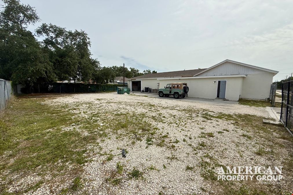 Newer Roof!  Fenced Parking/Storage