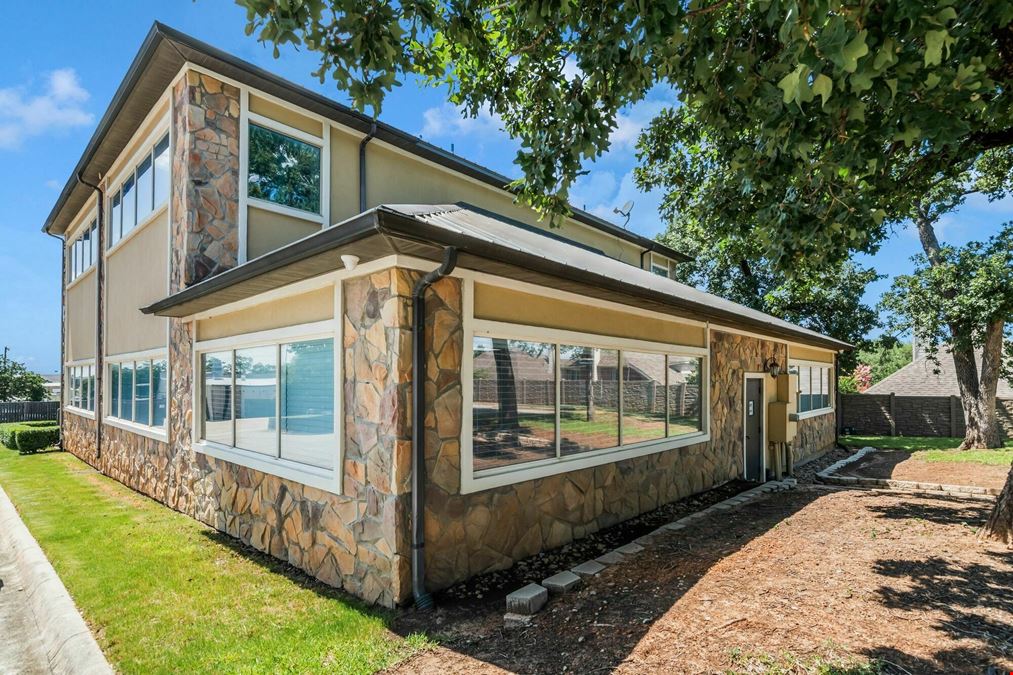 1812 Cindy Ln