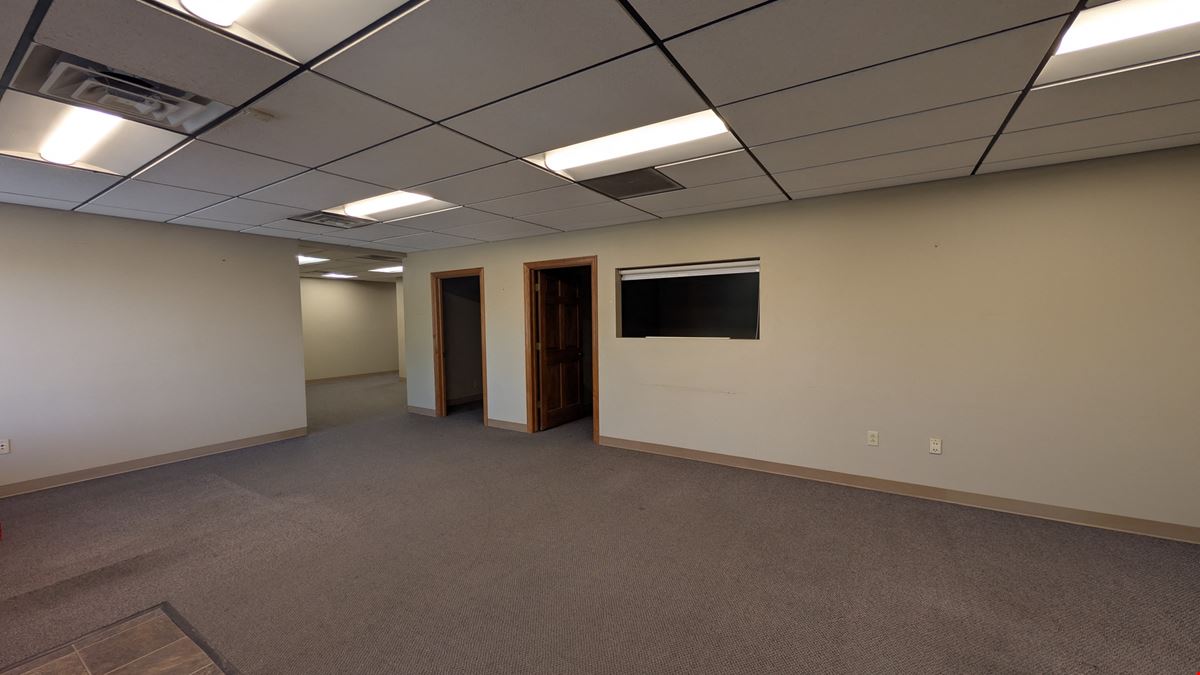 CENTRALLY LOCATED SHOP/WAREHOUSE