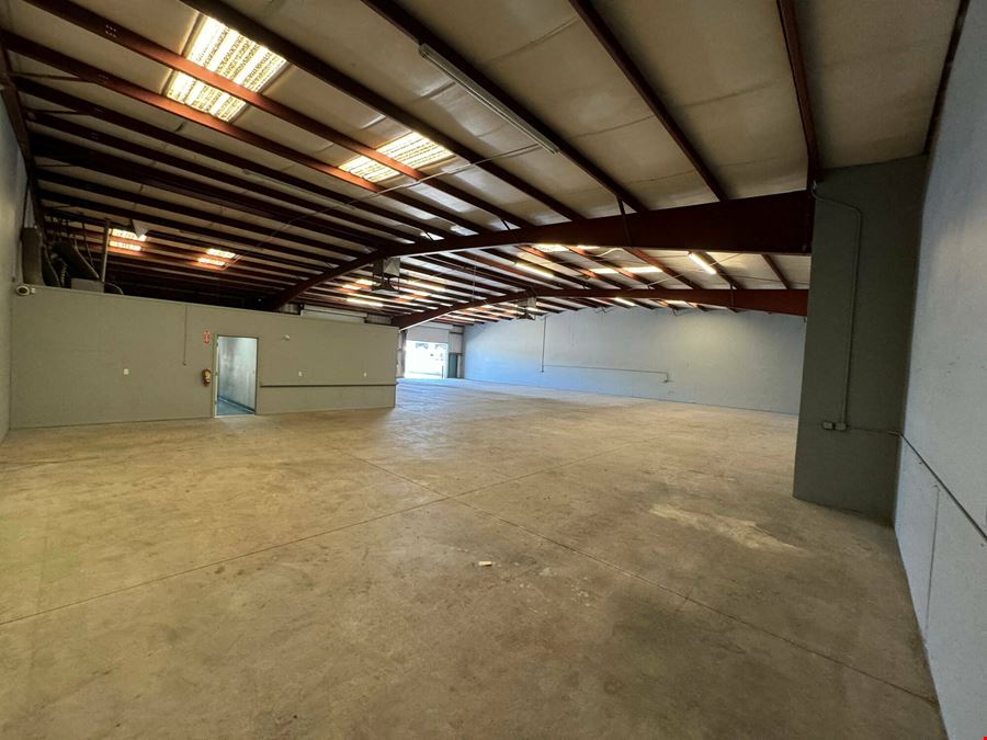 Move-In Ready Office/Warehouse with High Traffic Visibility