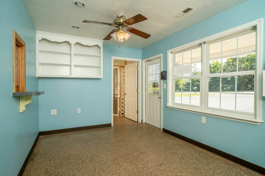 FORMER ANIMAL SHELTER | 4,000+ SF NEAR I-64 & WAYNESBORO