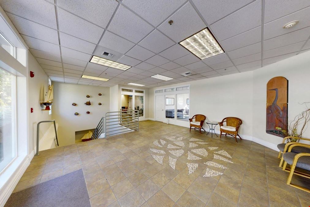 324 W Bay Dr NW