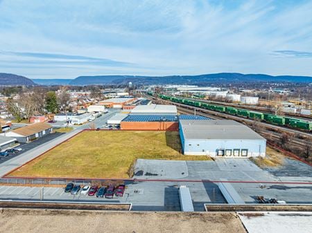 Preview of Industrial space for Rent at 3001 N 7th St