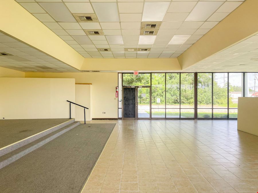 Leased Retail Building at Hwy 42 Signaled Intersection