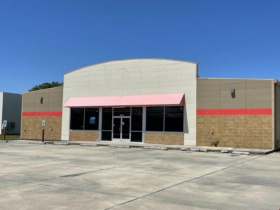 Prime Retail Space Available in St. Amant