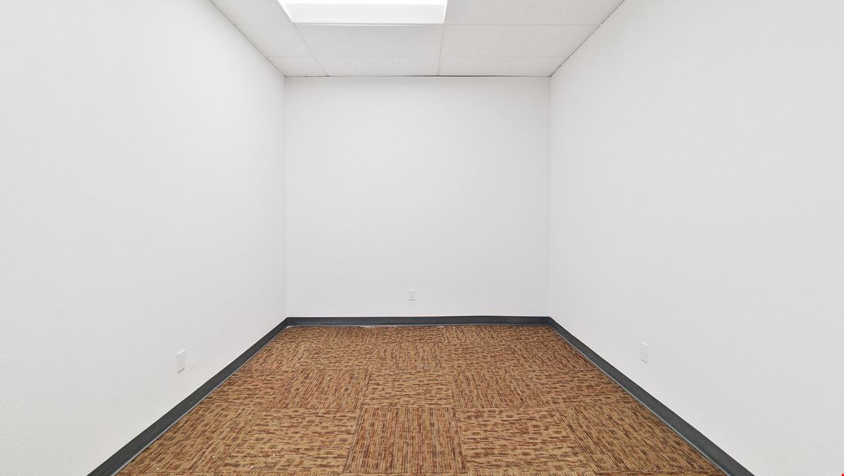 For Lease: Class A Office Space with Full Amenities  | Huntsville Executive Suites