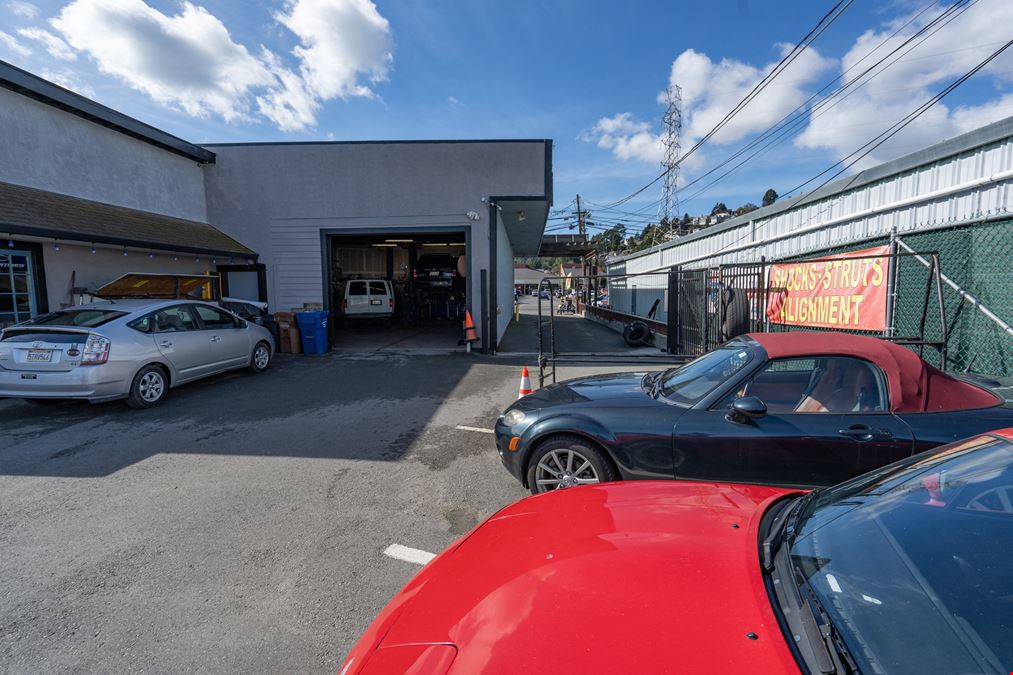 242 Shoreline Hwy