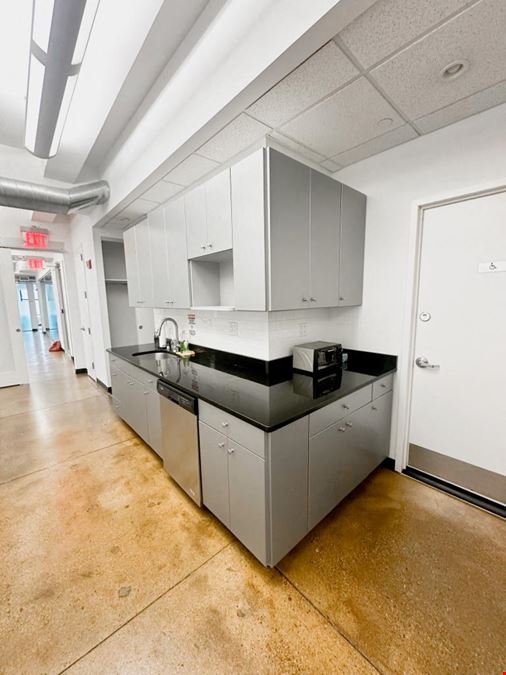 589 Eighth Avenue - 16th Floor Sublease