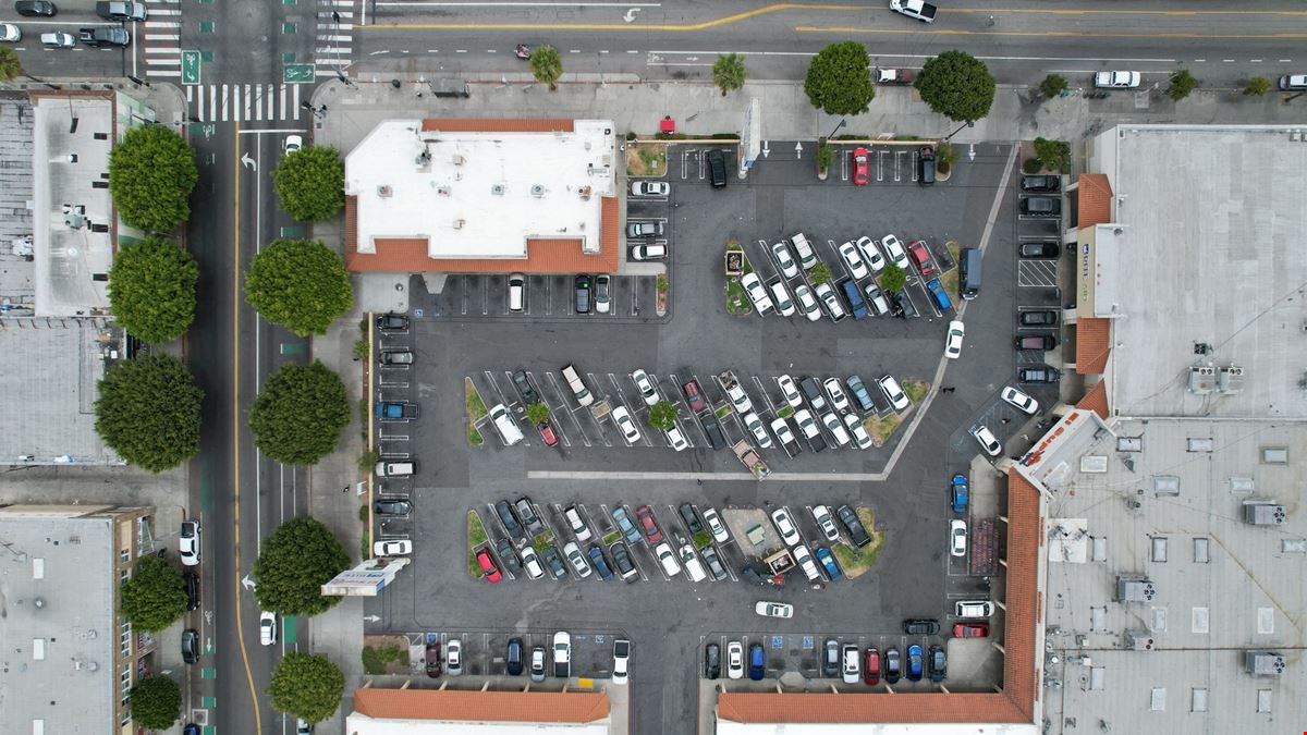 El Super Grocery Anchored Shopping Center