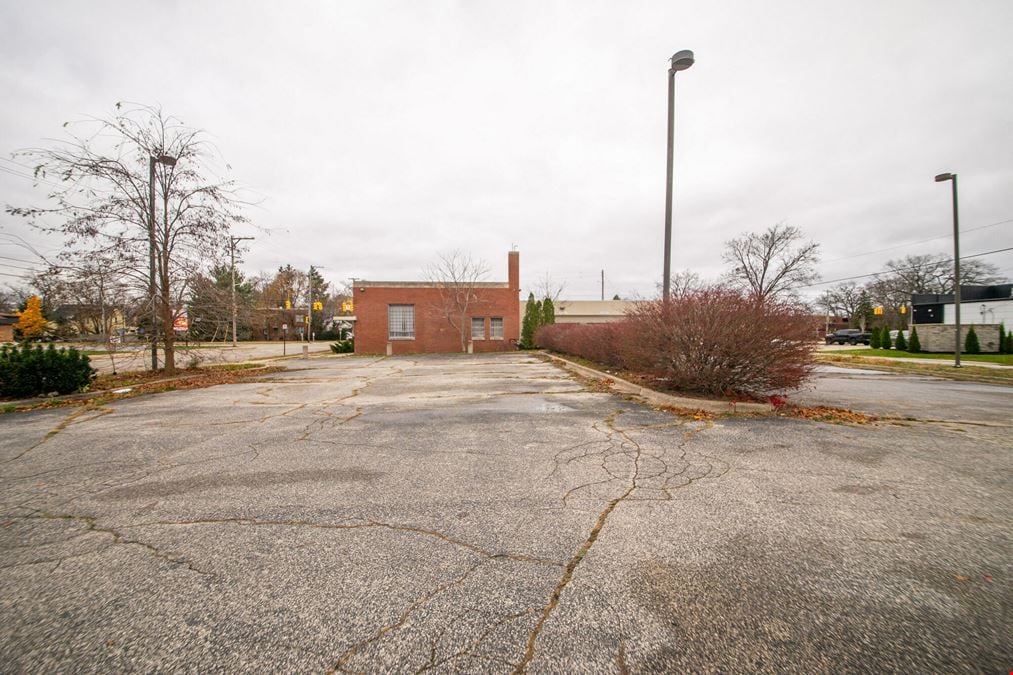 Muskegon - Free Standing Retail - Former Bank