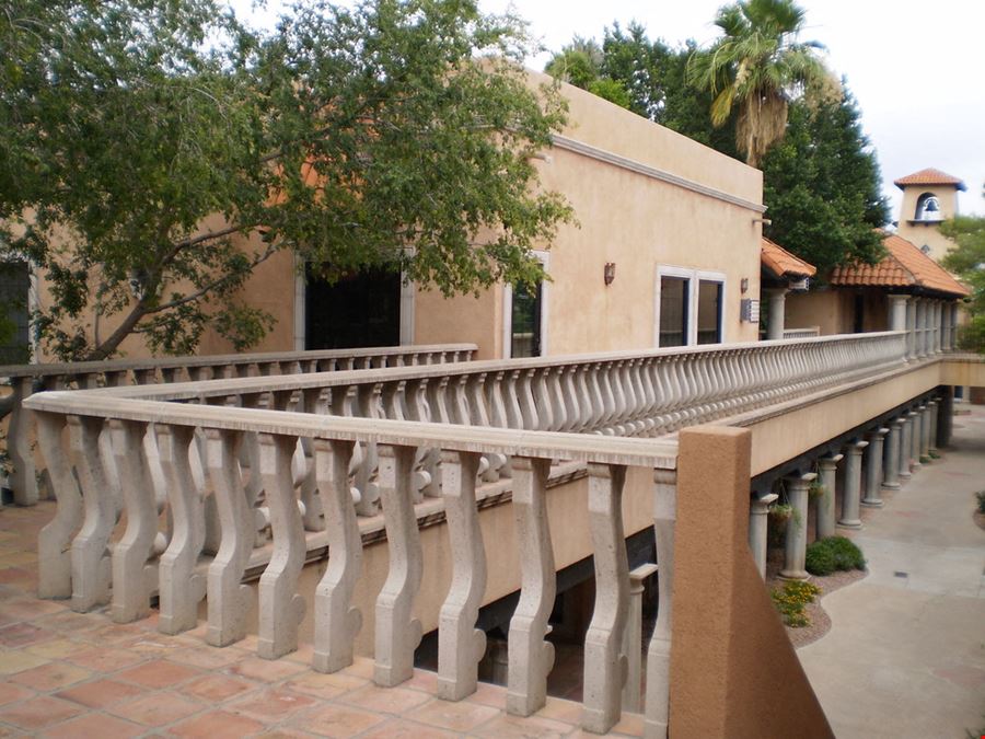 Plaza Codorniz Office Complex