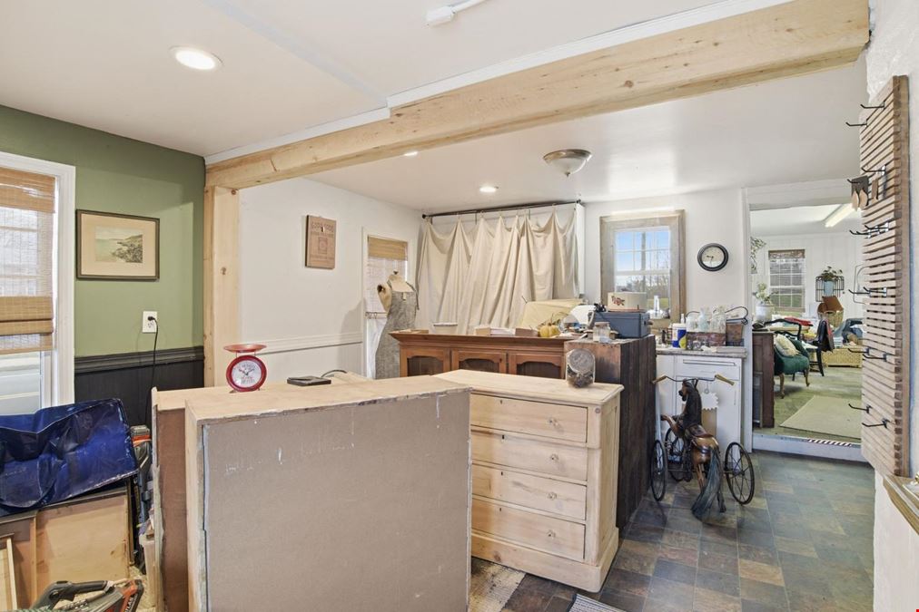 148 River St